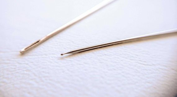 Cross stitch needle size guide: Everything you need to know about needles -  Gathered
